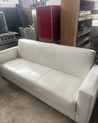 Divano a letto in ecopelle sky