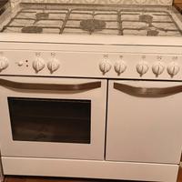 Cucina con porta bombola 5 fornelli a gas e forno