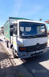 CAMION MERCEDES PER MERCI CASSONATO COPERTO