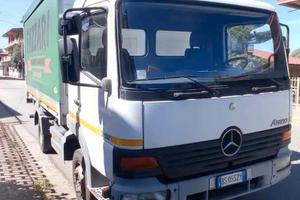 CAMION MERCEDES PER MERCI CASSONATO COPERTO