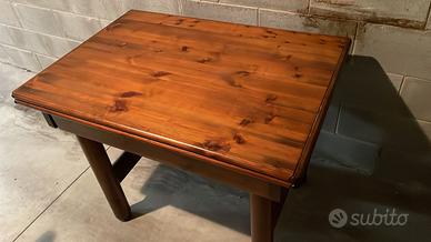 Tavolo allungabile in legno massello e 4 sedie