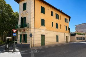 2 LOCALI A ANCONA