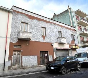 Sanluri - Immobile indipendente con locale