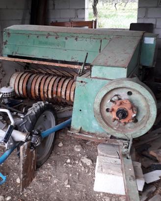 Pressa per fieno funzionante – Campodipietra (CB)
