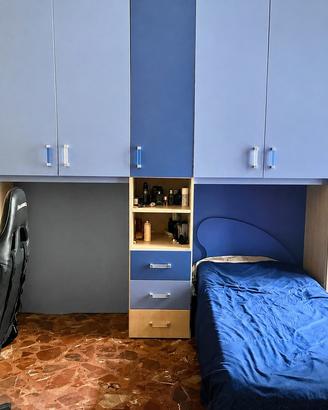 Cameretta completa, con scrivania, mensola,2 letti