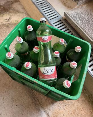 casse e bottiglie acqua 