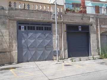 Garage con doppio ingresso