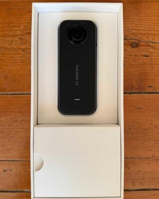 Insta360 x3 con case subacqueo originale nuovo