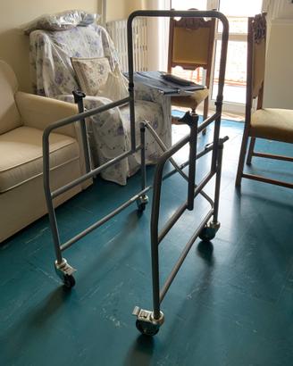 Deambulatore rollator