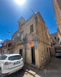 Castelvetrano Casa Indipendente Su Più Livelli