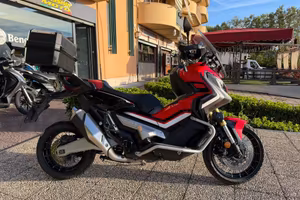 HONDA X-ADV 750 TUTTO INCLUSO ANCHE PASSAGGIO!