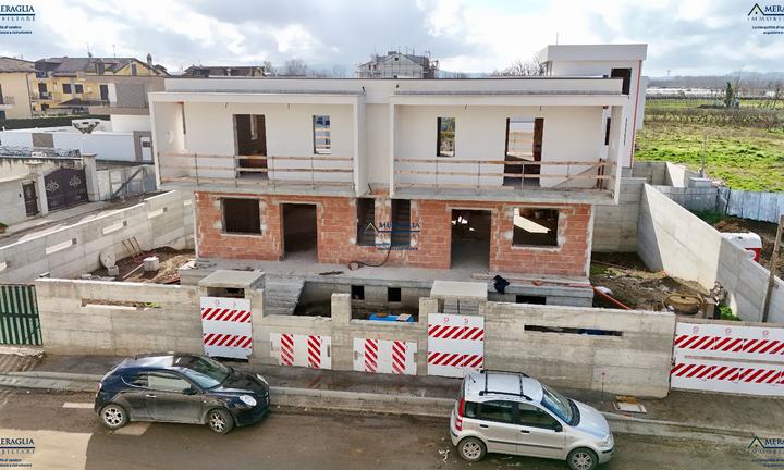 Villa capofila di 80 mq a livello + seminterrato