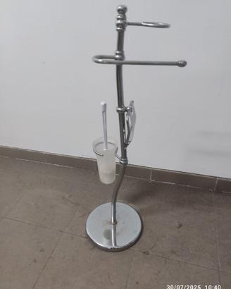 Piantana per bagno