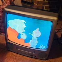 tv con mangia cassette 