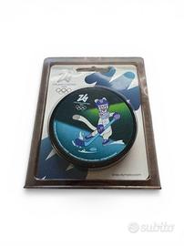 Puck mascotte Olimpiadi Milano Cortina 2026