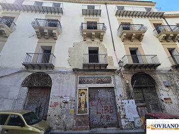 STORICO LOCALE NEL CENTRO DI PALERMO
