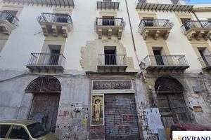 STORICO LOCALE NEL CENTRO DI PALERMO