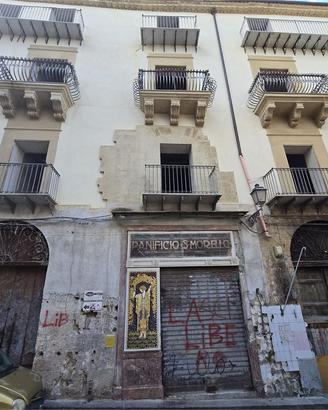 STORICO LOCALE NEL CENTRO DI PALERMO