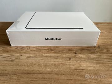 MacBook Air da 13" Apple M2 - 16 GB - SSD 256 GB