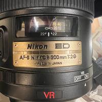 Obiettivo Nikon Nikkor 200 mm f2 vr con paraluce
