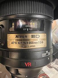 Obiettivo Nikon Nikkor 200 mm f2 vr con paraluce