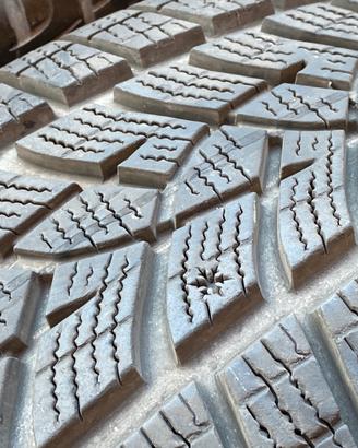 Gomme invernali 215/60 R17 - Goodyear Ultragrip P+