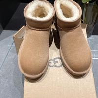 UGG Mini stivali maroon EU 38