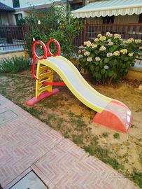Altalena e scivolo per giardino