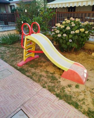 Altalena e scivolo per giardino