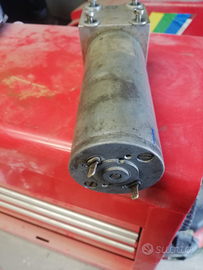 Motore elettrico regolabile