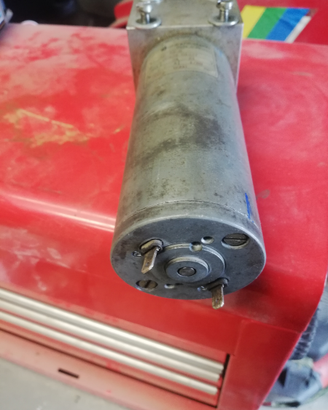 Motore elettrico regolabile