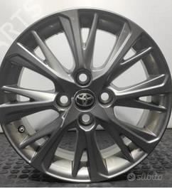 4 cerchi originali Toyota Yaris ybrid come nuovi 