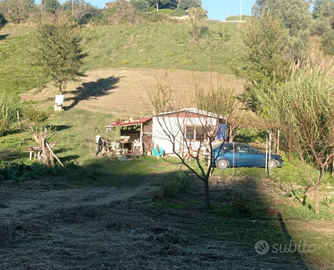 Terreno con prefabbricato/casa singola