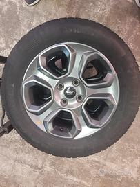 Cerchi in lega con gomme ford ecosport