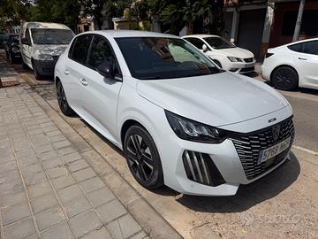 Peugeot 208 full optional anno 2026 Leggi Descrizi