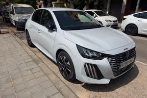 Peugeot 208 full optional anno 2026 Leggi Descrizi
