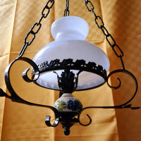 Lampadario con cupola in vetro opalino