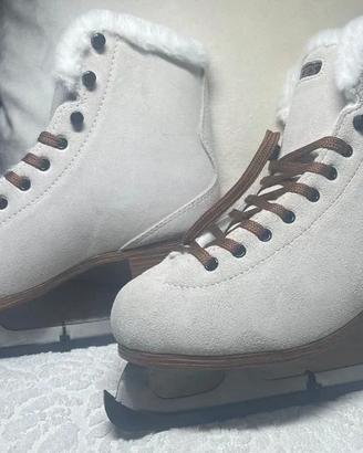 Pattini roces suede eco-fur
