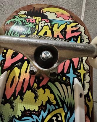 Skate santa cruz con truck e ruote