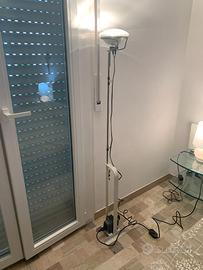Lampada da terra Mod. Toio della Flos, bianca