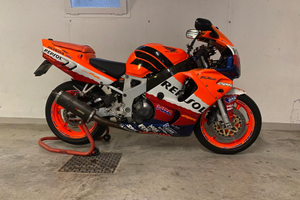 Cbr 900