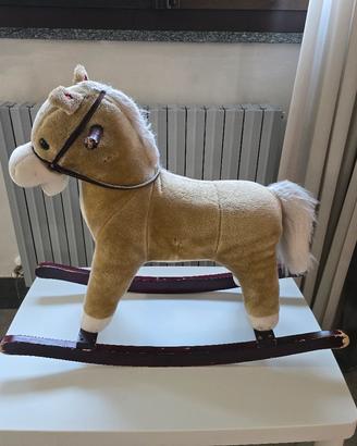 cavallo a dondolo