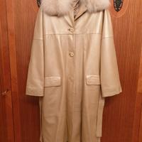 Cappotto in pelle e collo di visone 
