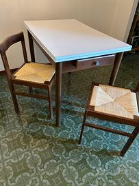 Tavolo cucina allungabile noce anni 80 con sedie