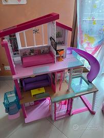 Casa di Barbie a 3 piani con accessori - PERFETTA