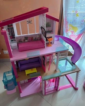 Casa di Barbie a 3 piani con accessori - PERFETTA