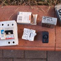 Materiale per impianto elettrico vario