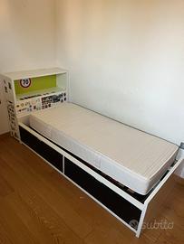 Letto singolo con cassettoni