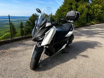 Yamaha XMax 300