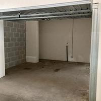 FONTANA CANDIDA | Box auto di 20 mq | Cantina